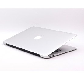 Portátil de segunda mano | Apple MacBook Air 13 2017 - Intel i5 - 8GB - 128GB SSD - 13,3" | recompra.shop