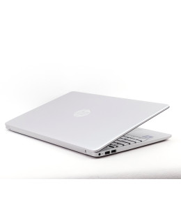 Portátil de segunda mano | HP 15s-fq2039ns - i7-1165G7 - 8GB - 512GB SSD - 15,6" | recompra.shop